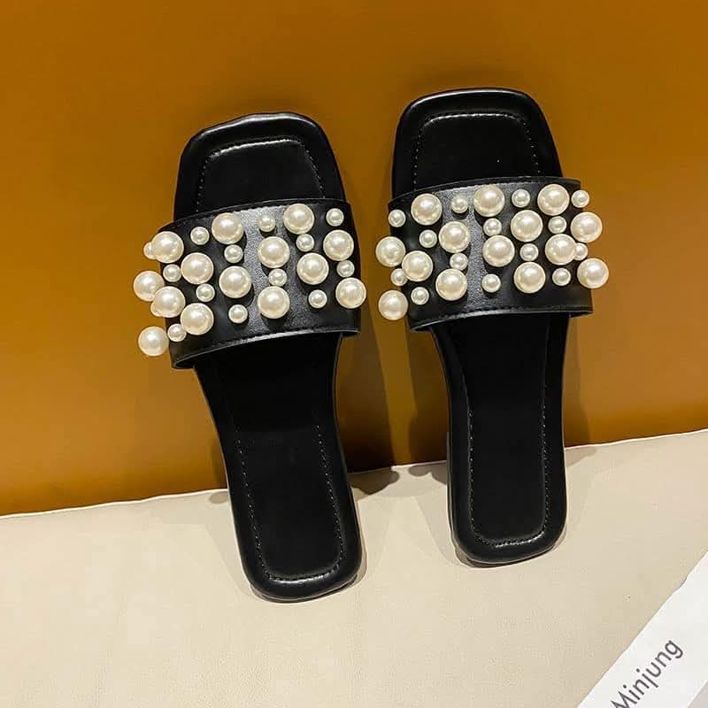 Women's modern slipper