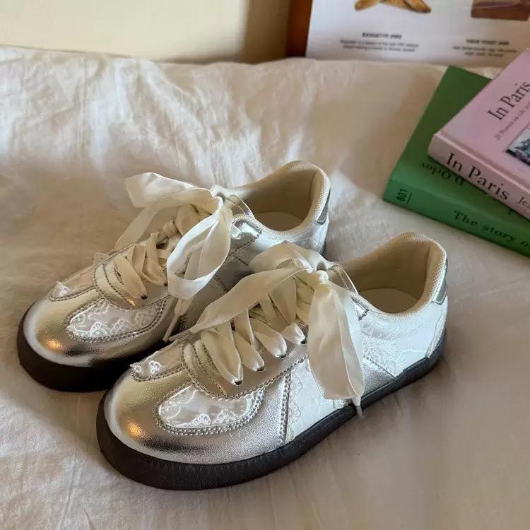 Women’s Trendy Street Sneakers