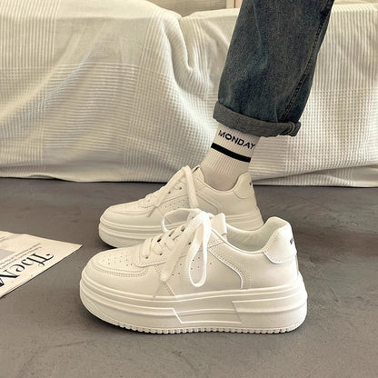 Casual white platform sneaker