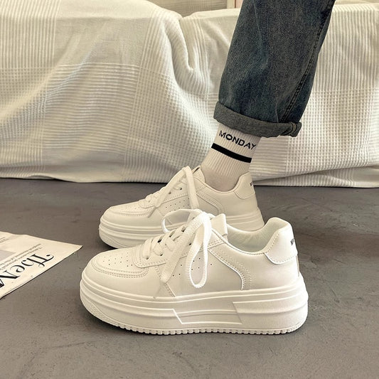 Casual white platform sneaker