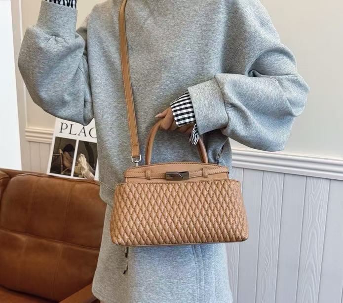Bella Weave Handbag