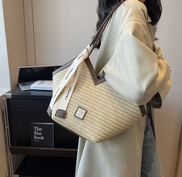 Summer Escape Tote