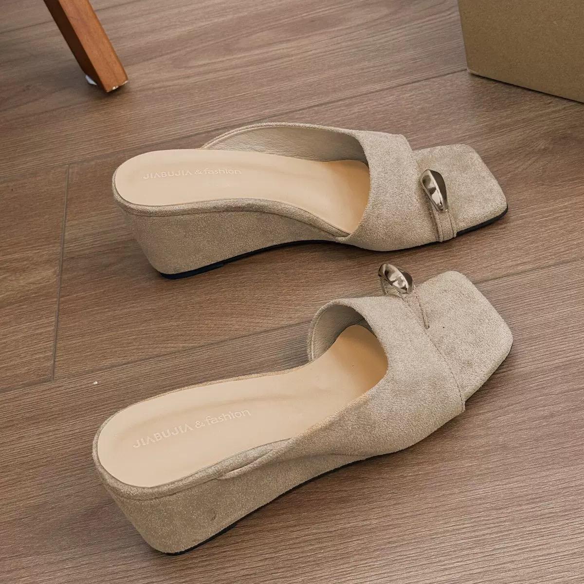 Vintage Suede Trim Balanced Heel OT