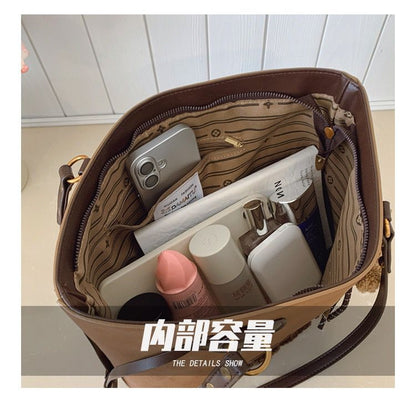 Café Teddy Carryall Bag